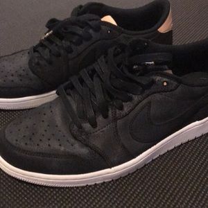 Jordan retro 1 premium lows with metal lace tips
